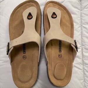 NEW Cushionaire Leah Sandals Women’s 11M similar to Gizeh